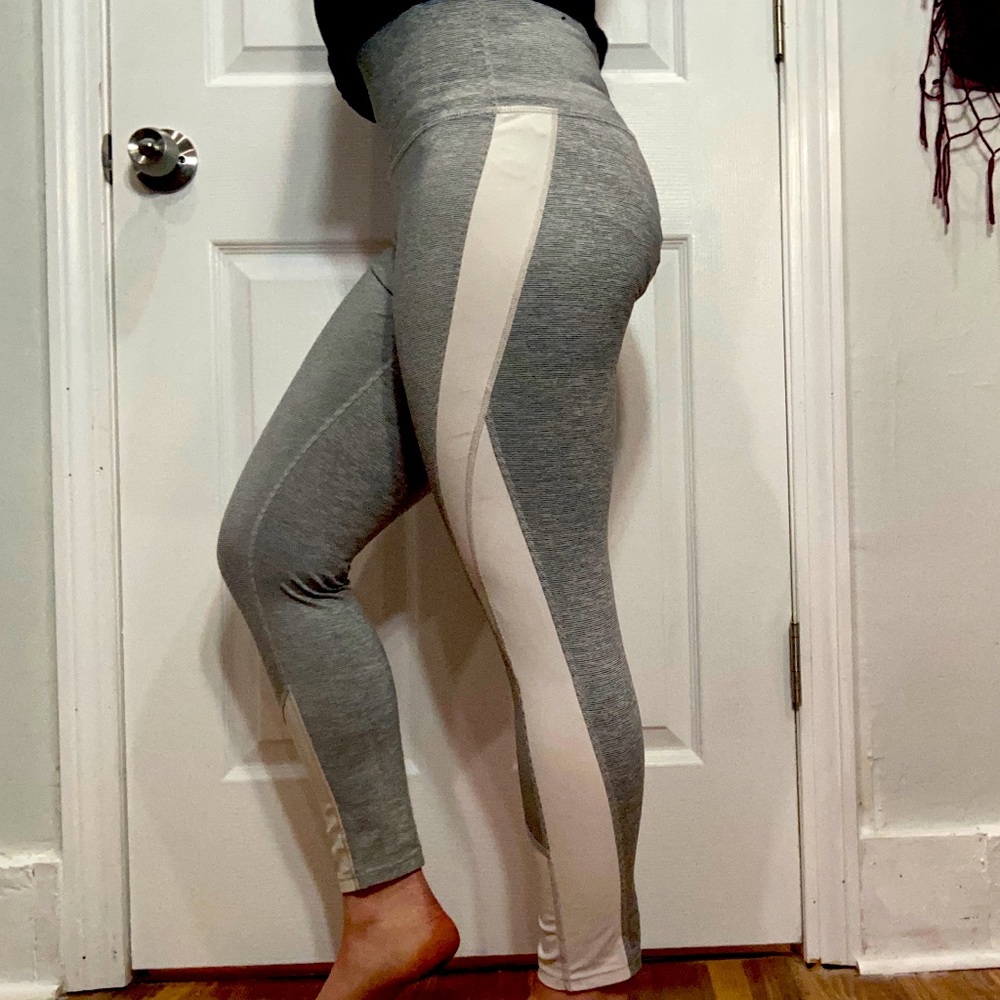 Circle X White Exercise Leggings